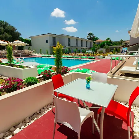 Vela Garden Кешме